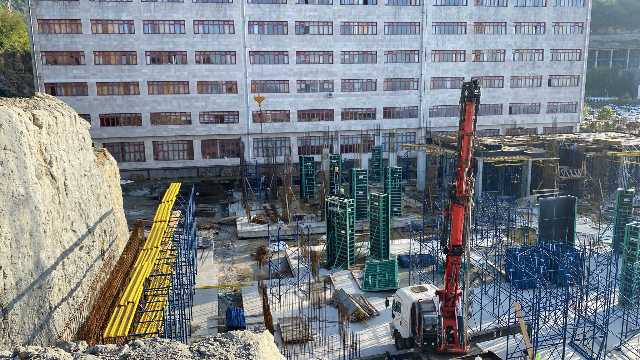 Zonguldak Bülent Ecevit Üniversitesi Eğitim-Araştırma Hastanesi Ek Bina – Kaba Yapı İnşaatı Projesi